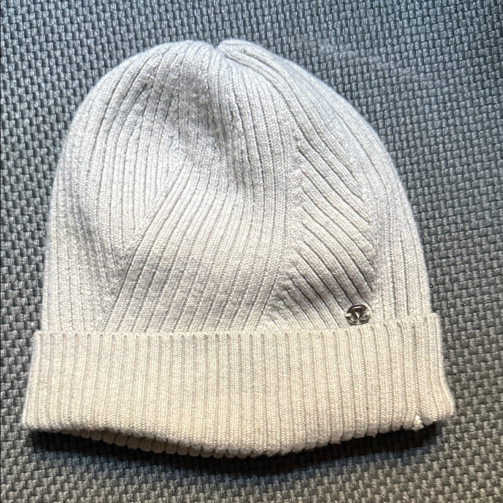 Lululemon Athletica Light Gray Knit Beanie